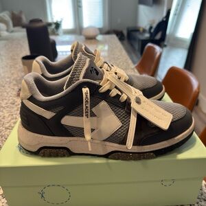 Off-White Black and White Men's Sneakers